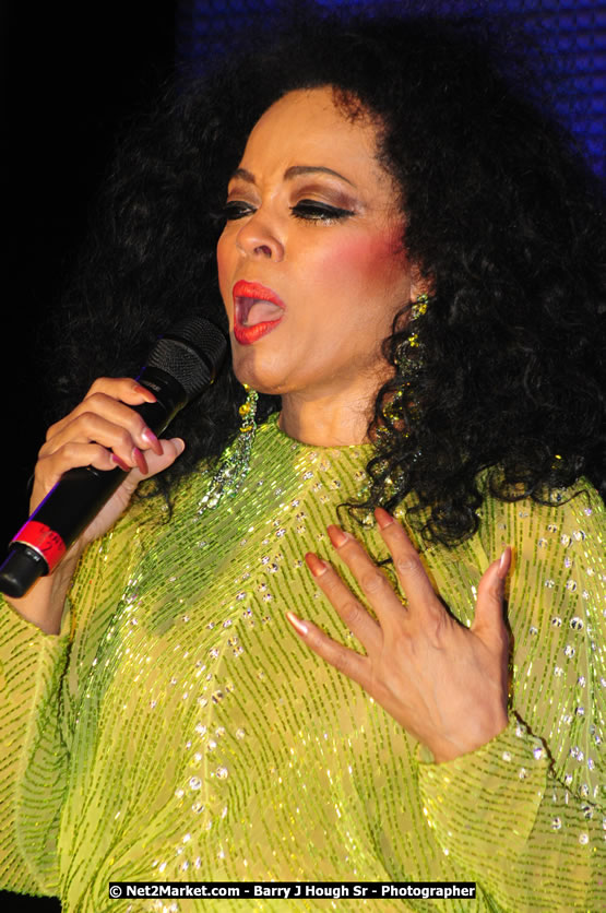 Diana Ross at the Air Jamaica Jazz and Blues Festival 2008 The Art of Music - Saturday, January 26, 2008 - Air Jamaica Jazz & Blues 2008 The Art of Music venue at the Aqaueduct on Rose Hall Resort & Counrty Club, Montego Bay, St. James, Jamaica W.I. - Thursday, January 24 - Saturday, January 26, 2008 - Photographs by Net2Market.com - Claudine Housen & Barry J. Hough Sr, Photographers - Negril Travel Guide, Negril Jamaica WI - http://www.negriltravelguide.com - info@negriltravelguide.com...!