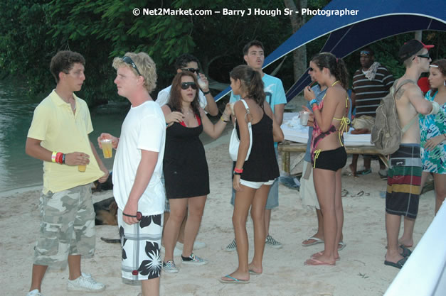 Hybrid Go Ultra - Independence Negril 2K7 - A Barefoot Beach Party @ The Hybrid Beach Cove aka Half Moon Beach Club, Sunday, August 5, 2007, Half Moon Beach, Hanover Parish, Jamaica - Negril Travel Guide.com, Negril Jamaica WI - http://www.negriltravelguide.com - info@negriltravelguide.com...!