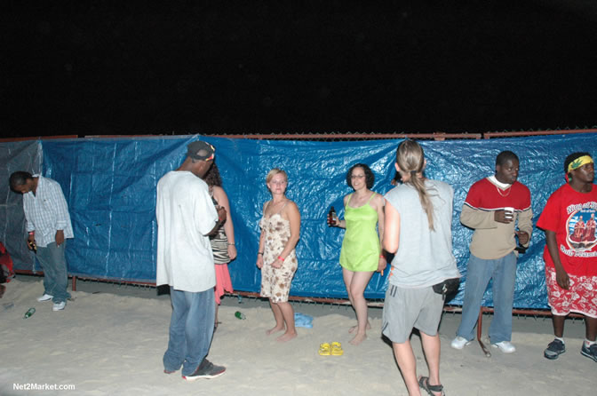 History Clash - Stone Love VS David Roddigan [Out of London] - June 5, 2005 - Presented by Jamaica Tamboo in association with Guinness - Negril Spot - Negril Travel Guide, Negril Jamaica WI - http://www.negriltravelguide.com - info@negriltravelguide.com...!