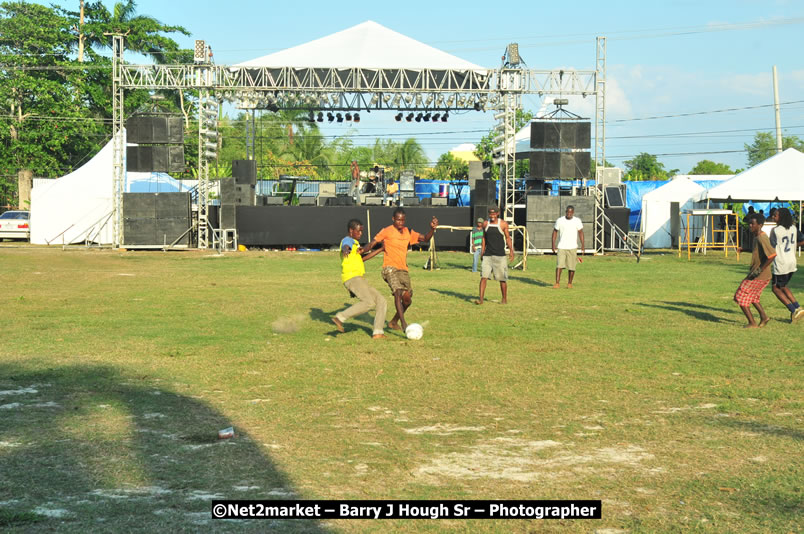 Marley Magic Traffic Jam - Celebrity Football @ Spring Break - Saturday, March 21, 2009 - Also Featuring: Kelley, Capleton, Junior Reid, Spragga Benz, Wayne Marshall, Munga, Romaine Virgo,Embee, Bango Herman, Flava K, Whisky Baggio, Andrew and Wadda Blood, Black Am I, Packa, Venue at Waz Beach, Norman Manley Boulevard, Negril Westmoreland, Jamaica - Saturday, March 21, 2009 - Photographs by Net2Market.com - Barry J. Hough Sr, Photographer/Photojournalist - Negril Travel Guide, Negril Jamaica WI - http://www.negriltravelguide.com - info@negriltravelguide.com...!