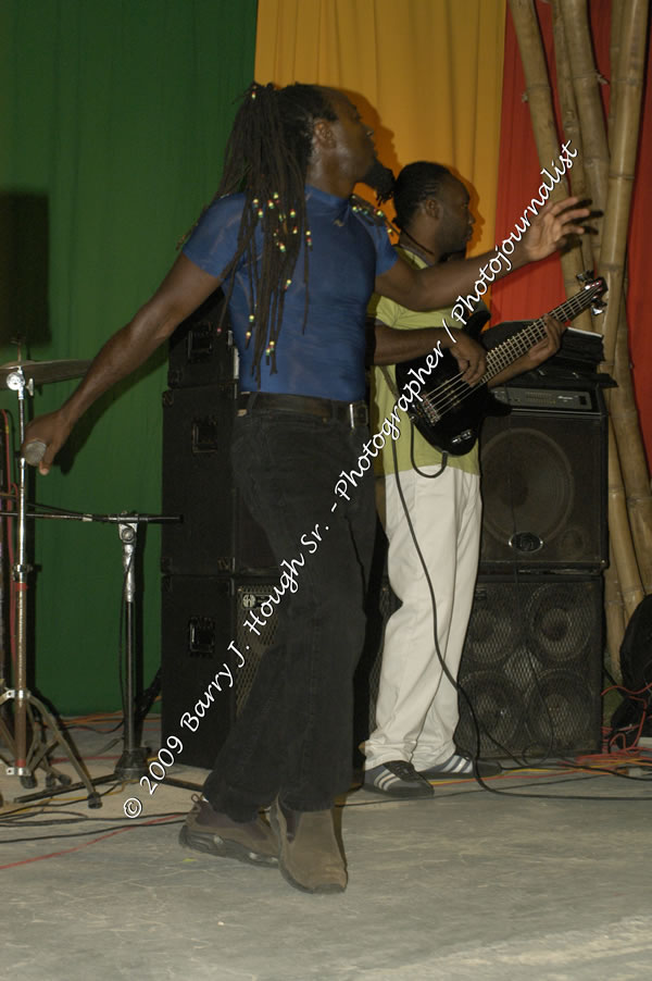  Tarrus Riley - Live in Concert - at the One Love Reggae Concert Series 09/10 @ Negril Escape Resort & Spa - Also Featuring: Mistic Bowie, Monday Justice, Cash, Dean Frazier - DJ Gemini - MC Oliver Cargill, Negril Escape Resort & Spa, One Love Drive, West End, Negril, Westmoreland, Jamaica W.I. - Tuesday, November 17, 2009 - Photographs by Net2Market.com - Barry J. Hough Sr, Photographer / Photojournalist - Photos taken with a Nikon D70, D100, or D300 - Negril Travel Guide, Negril Jamaica WI - http://www.negriltravelguide.com - info@negriltravelguide.com...!