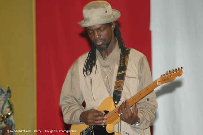 Burning Spear's - Tru Juice Rebel Salute 2006 - Reggae's Premiere Roots Festival - Pre-Show Venue Photos -Port Kaiser Sports Club, Saturday, January 14, 2006 - Negril Travel Guide, Negril Jamaica WI - http://www.negriltravelguide.com - info@negriltravelguide.com...!