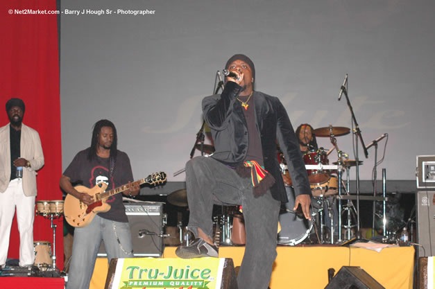 Chuck Fenda @ Tru-Juice Rebel Salute 2007 - Saturday, January 13, 2007, Port Kaiser Sports Club, St. Elizabeth - Negril Travel Guide, Negril Jamaica WI - http://www.negriltravelguide.com - info@negriltravelguide.com...!