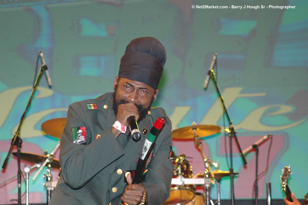 Lutan Fyah @ Tru-Juice Rebel Salute 2007 - Saturday, January 13, 2007, Port Kaiser Sports Club, St. Elizabeth - Negril Travel Guide, Negril Jamaica WI - http://www.negriltravelguide.com - info@negriltravelguide.com...!