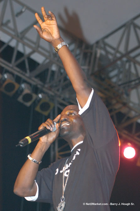 Akon - Red Stripe Reggae Sumfest 2005 - International Night - July 22th, 2005 - Negril Travel Guide, Negril Jamaica WI - http://www.negriltravelguide.com - info@negriltravelguide.com...!