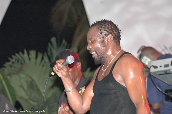 Toots and The Maytails - Red Stripe Reggae Sumfest 2005 - International Night #2 - July 23th, 2005 - Negril Travel Guide, Negril Jamaica WI - http://www.negriltravelguide.com - info@negriltravelguide.com...!