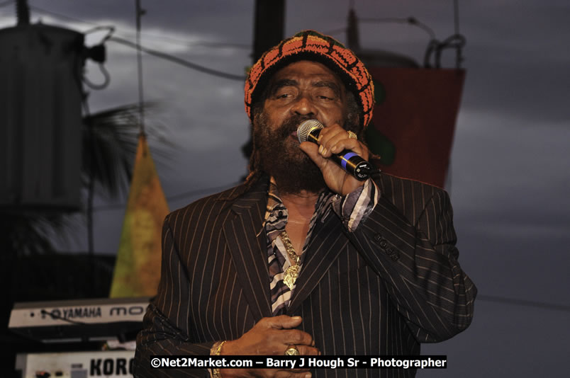 John Holt @ Red Stripe Reggae Sumfest 2008 International Night 2, Catherine Hall, Montego Bay - Saturday, July 19, 2008 - Reggae Sumfest 2008 July 13 - July 19, 2008 - Photographs by Net2Market.com - Barry J. Hough Sr. Photojournalist/Photograper - Photographs taken with a Nikon D300 - Negril Travel Guide, Negril Jamaica WI - http://www.negriltravelguide.com - info@negriltravelguide.com...!