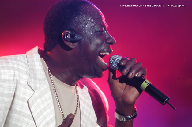 Leroy Sibbles - Ignition - The Internation Fire Blazes - Friday, July 21, 2006 - Montego Bay, Jamaica - Negril Travel Guide, Negril Jamaica WI - http://www.negriltravelguide.com - info@negriltravelguide.com...!