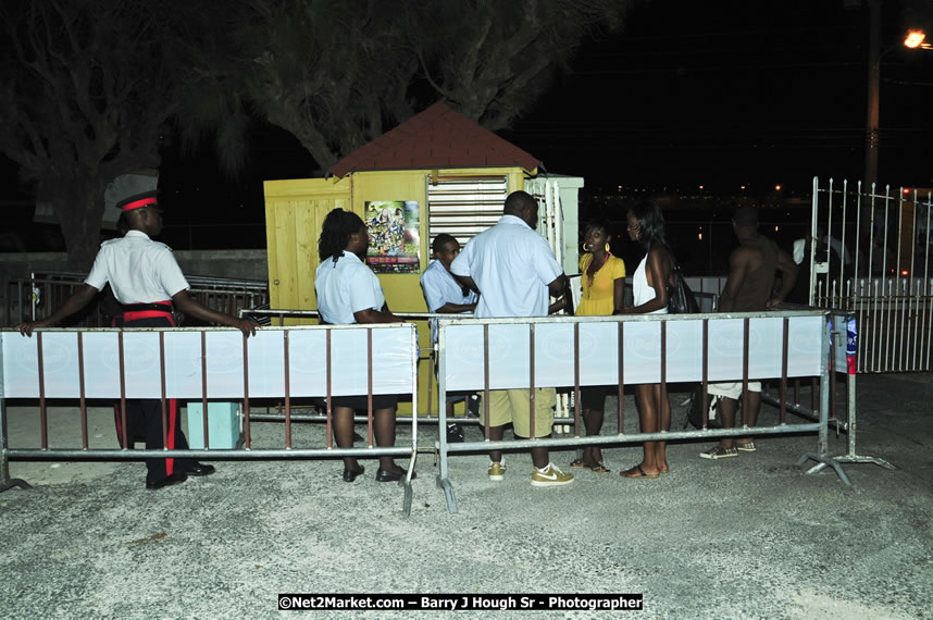 Reggae Sumfest Beach Party at Tropical Beach, Montego Bay - Sunday, July 13, 2008 - Negril Travel Guide, Negril Jamaica WI - http://www.negriltravelguide.com - info@negriltravelguide.com...!