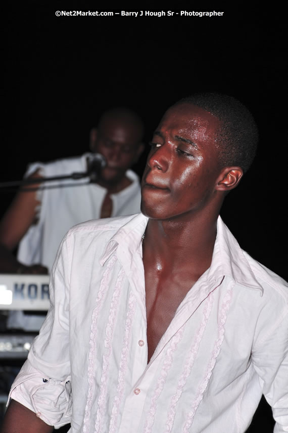 Reggae Sumfest Beach Party at Tropical Beach, Montego Bay - Sunday, July 13, 2008 - Negril Travel Guide, Negril Jamaica WI - http://www.negriltravelguide.com - info@negriltravelguide.com...!