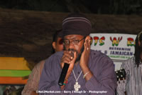 DSC_9718.jpg (44,151 bytes)